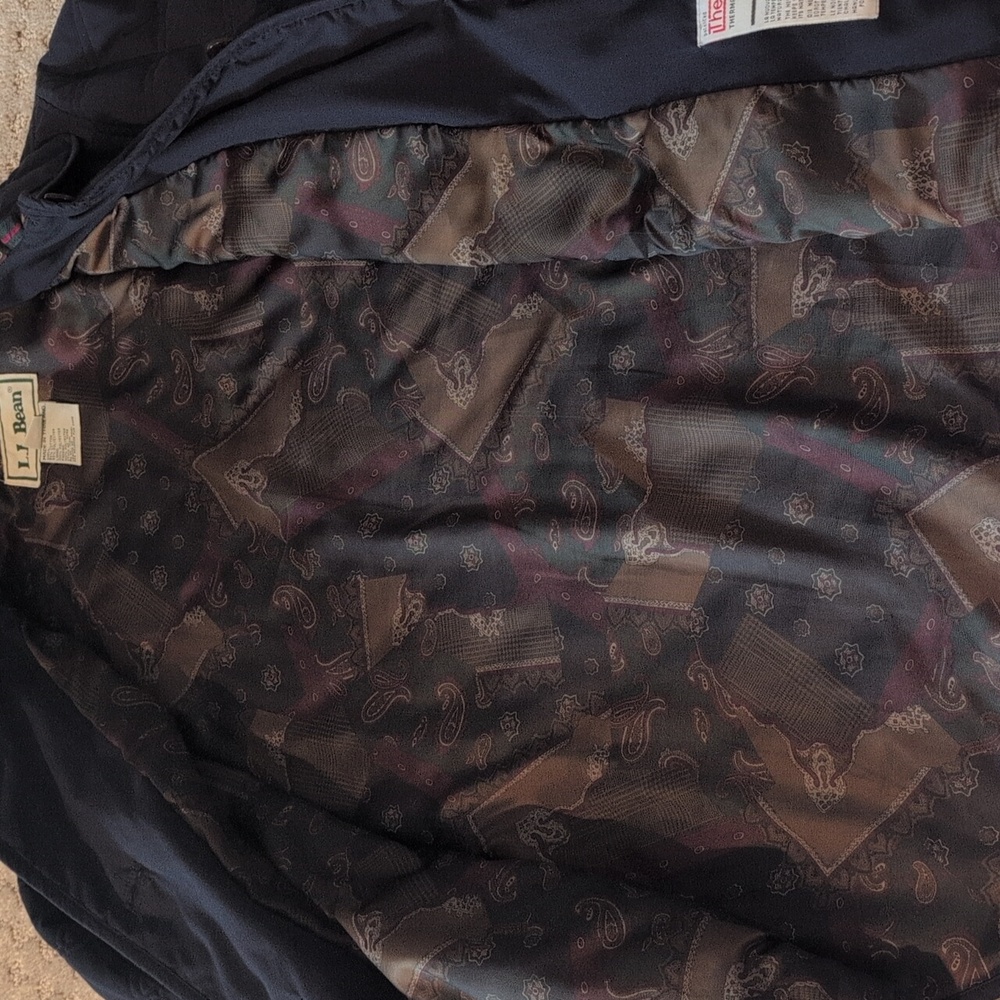 Vintage Women's L.L. Bean Quilted Coat With Thermomor Thermal Insulation - Picture 6 of 16